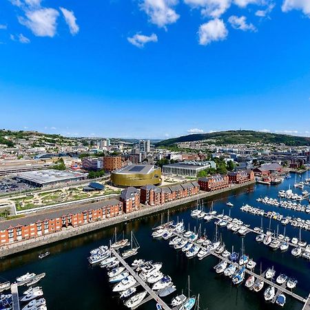 Just Stay Wales - Meridian Tower Marina & City View - 2 Bed Apartment Свонсі Екстер'єр фото